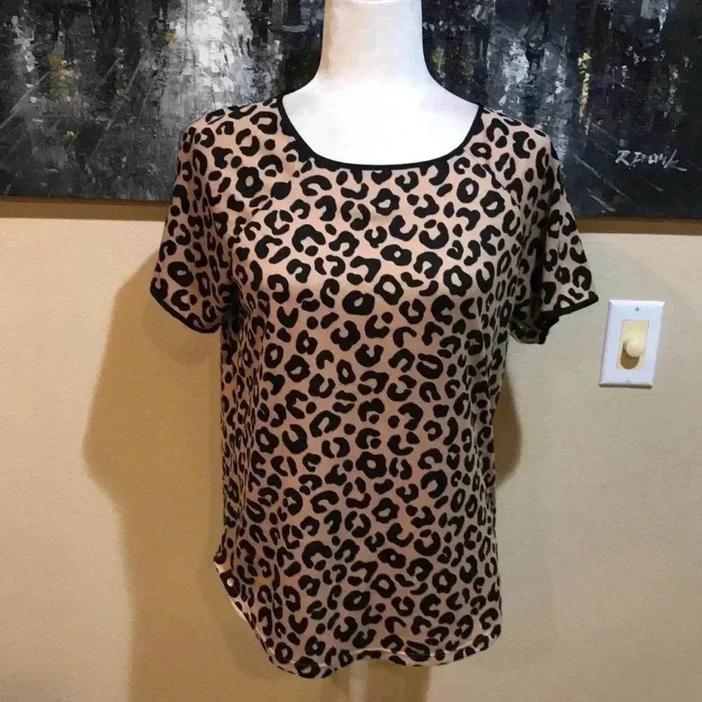 NWT Kate Spade NY Pajama Top Soft Fabric Animal Print Round Hem-Size Medium